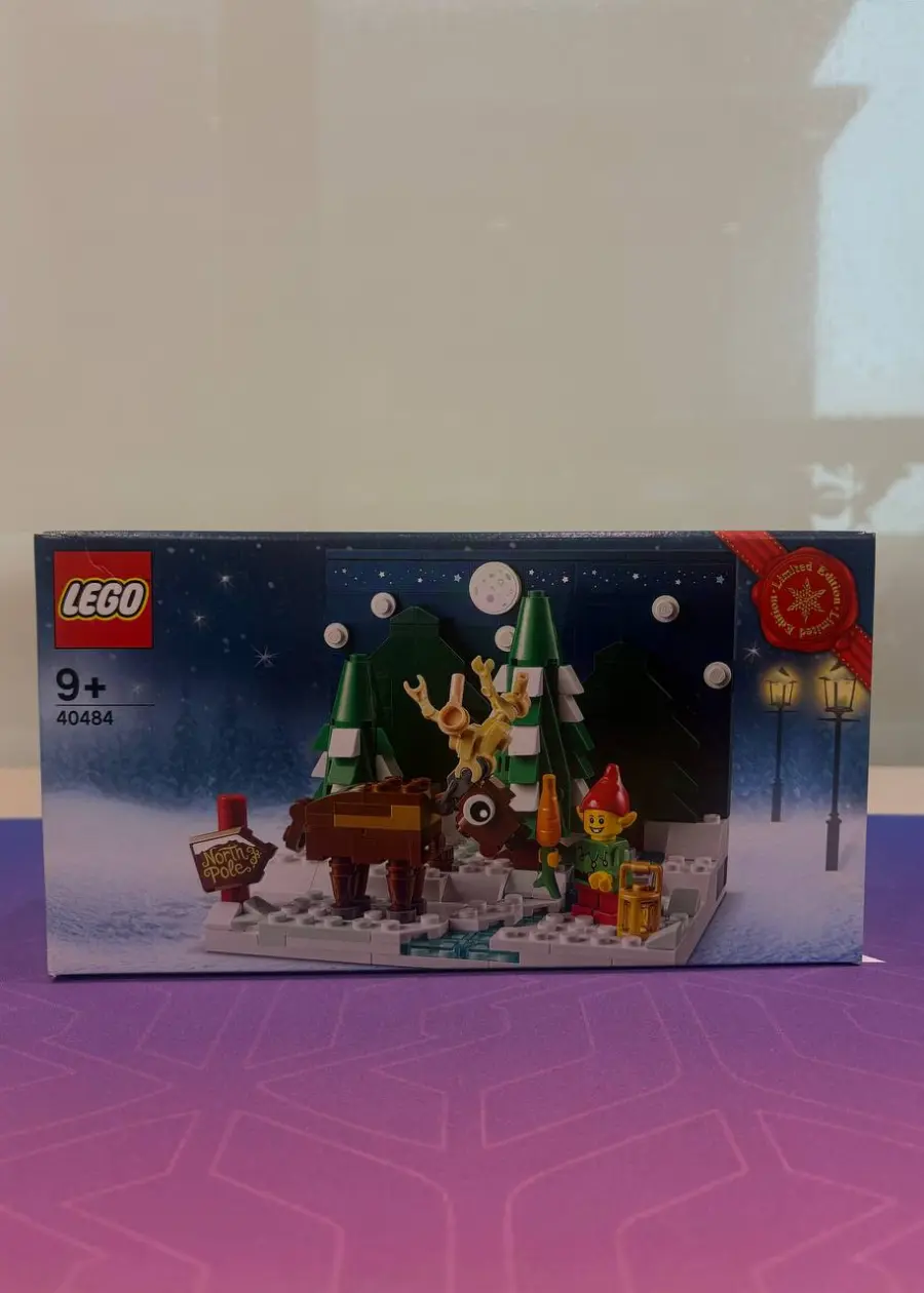 Image 278: LEGO Santa's Front Yard (Day 20 Advent Calendar)